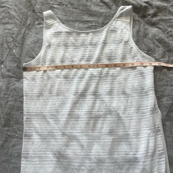 3/$10 🏷️ Athleta Workout Tank - Picture 8 of 8
